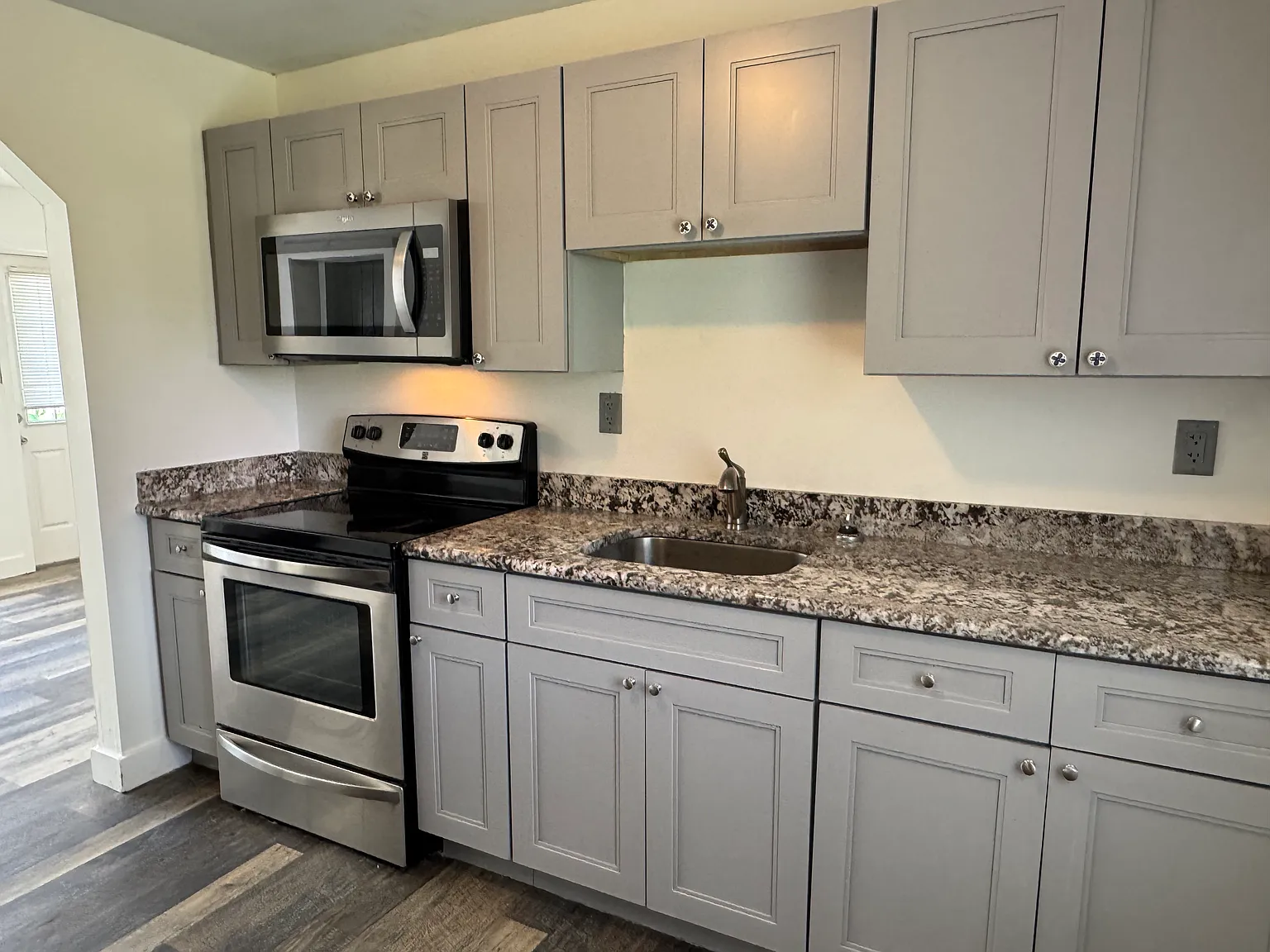 2 bed, 814 sqft, $1,800 — Photo 1