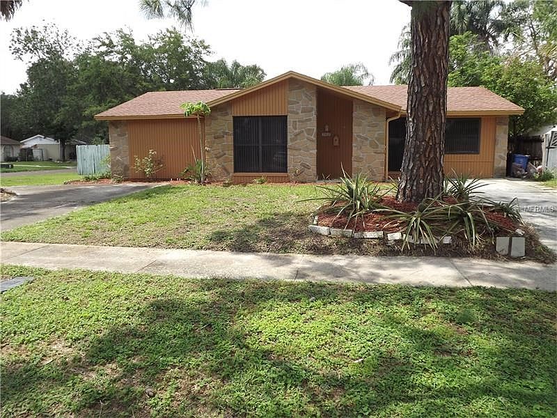 1st image of 7915 Woodgrove Cir
