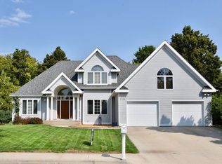 1104 Lakewood Dr, Pierre, SD 57501
