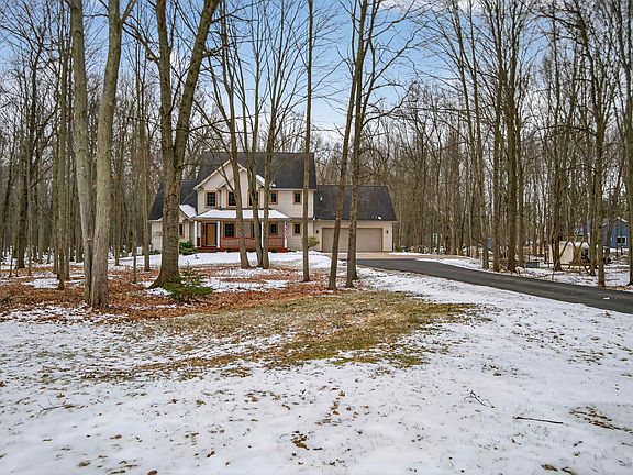 2nd image of 2040 E Roxbury Ct