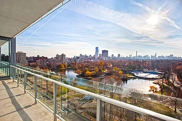 Rented by Weinman International Real Estate, Inc.