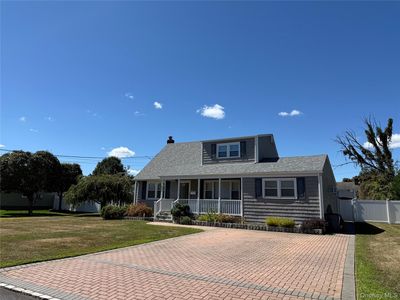 652 Empire Avenue, West Babylon, NY, 11704