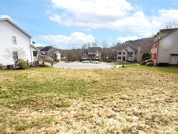 2nd image of 404 Barrett Ct