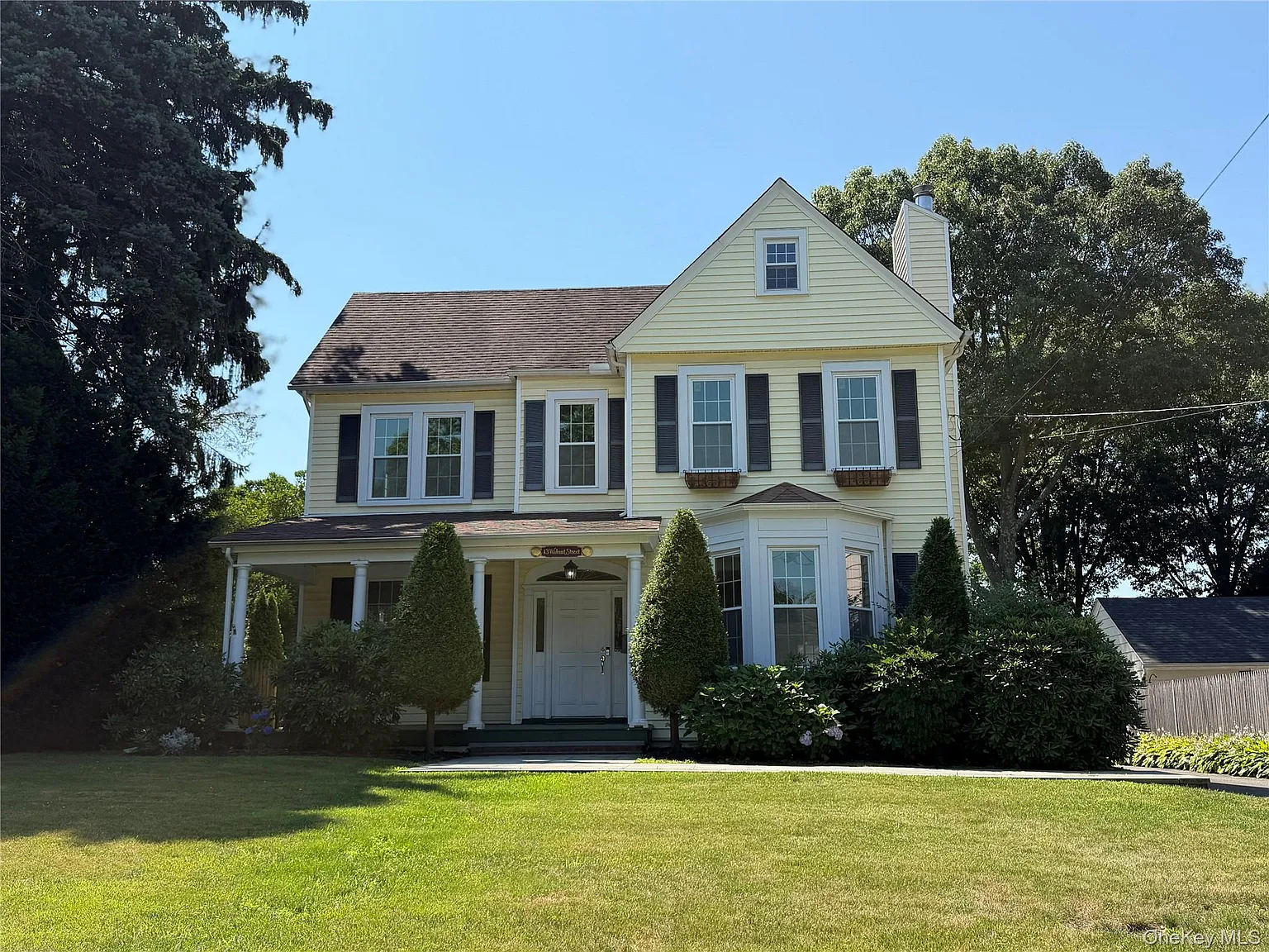 3 bed, 2.5 bath, 2459 sqft, $7,000 — Photo 1