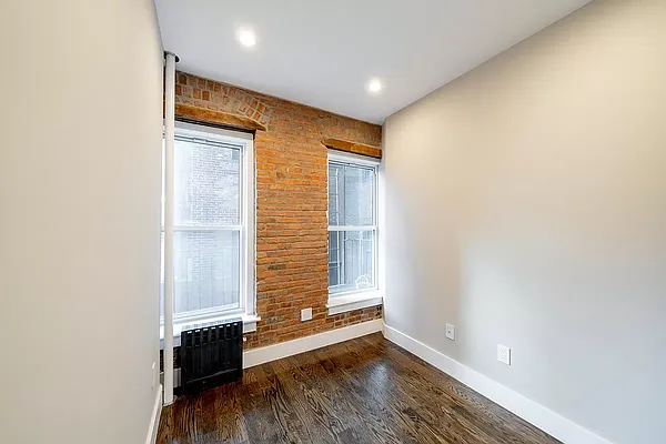 Rented by Douglas Elliman | media 10