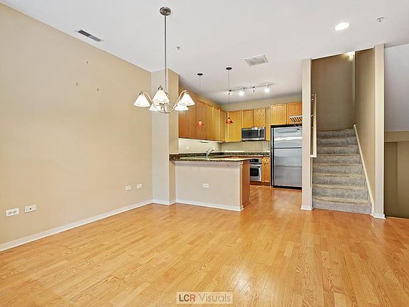 2nd image of 101 N Euclid Ave APT 19