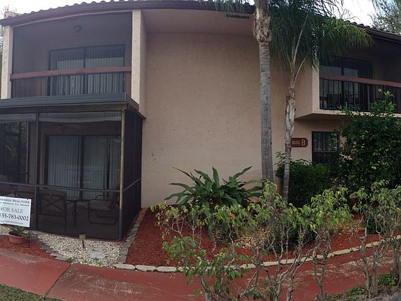 3rd image of 721 SE 1st Way APT 18
