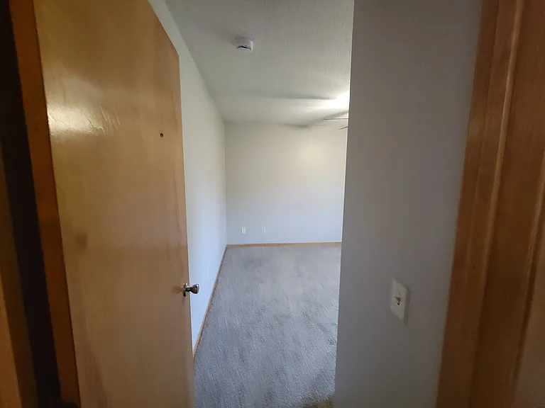 125 Pfau St — Photo 24
