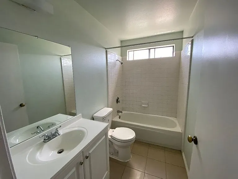 1218 W Sunset Blvd #305 — Photo 3