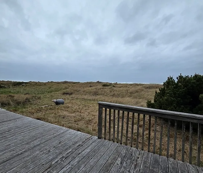 1902 NW Oceania Dr — Photo 47