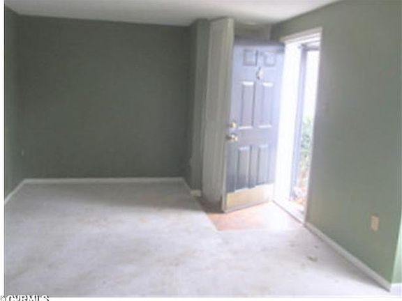 5th image of 4960 Finnegan Ct #1
