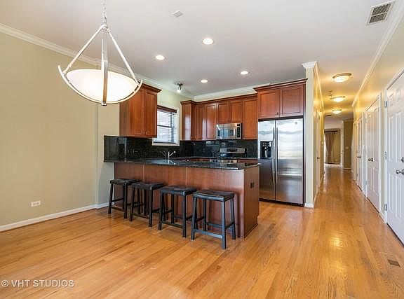 5th image of 1758 W Diversey Pkwy APT 03E