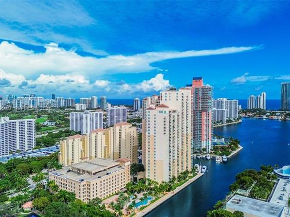 3330 NE 190th St APT 216