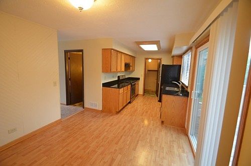 3rd image of 30W003 Oakwood Ct