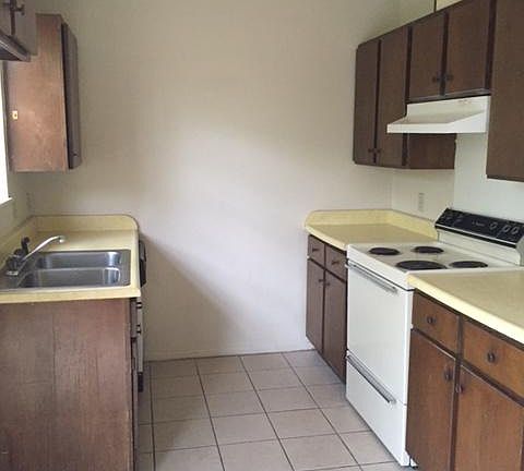 3rd image of 114 Gatewood Ln