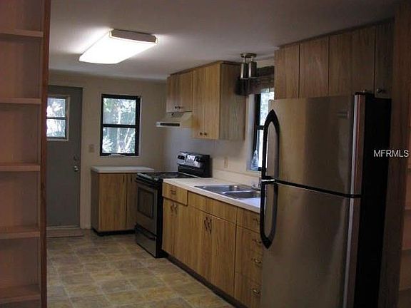 3rd image of 5088 Yellow Pine St N