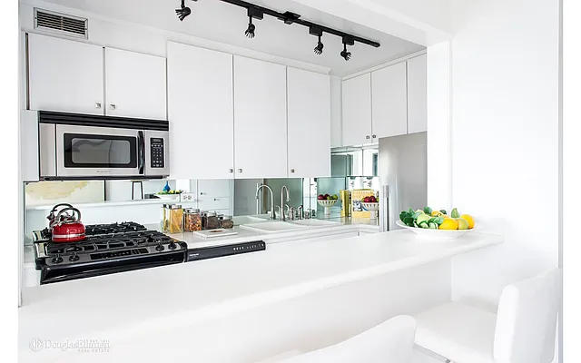 Sold by Douglas Elliman | media 26