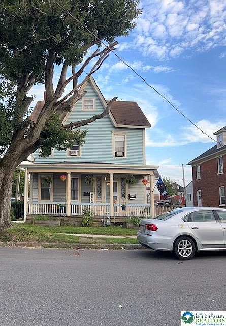 1st image of 2400 Birch St