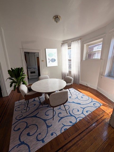 1st image of 2519 Linden Ave #7C