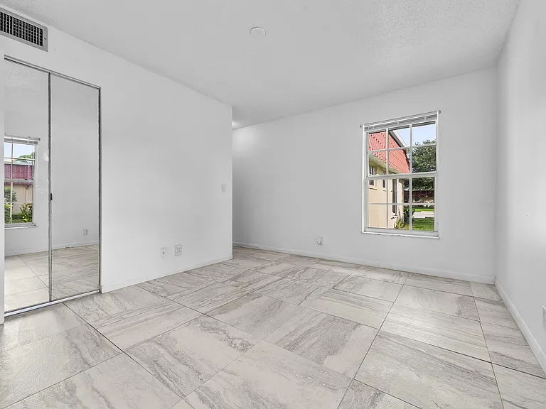 811 Salem Ln — Photo 19