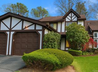 45 Briar Hill Ct, Middle Island, NY 11953