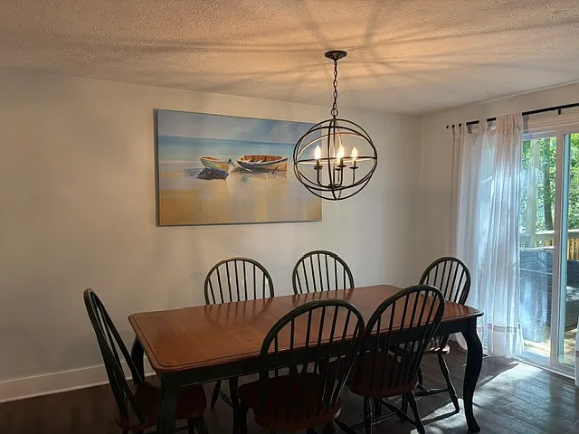 4 bed, 2168 sqft, $2,500 — Photo 4