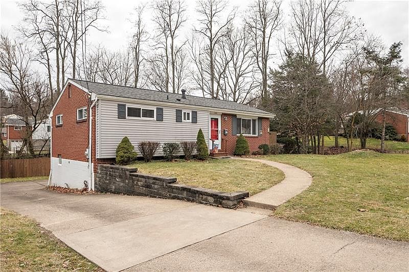 1st image of 117 Holiday Park Dr