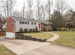 117 Holiday Park Dr, Pittsburgh, PA 15239