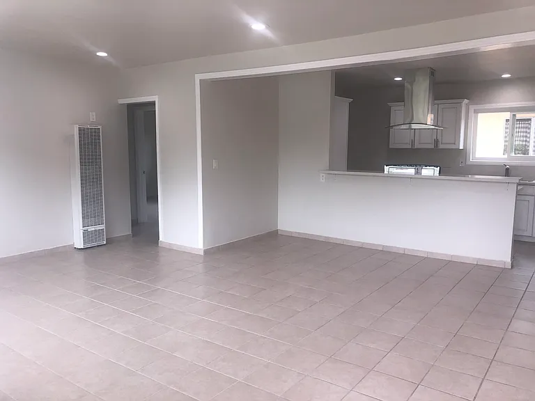 5461 Kingsley St #D — Photo 5
