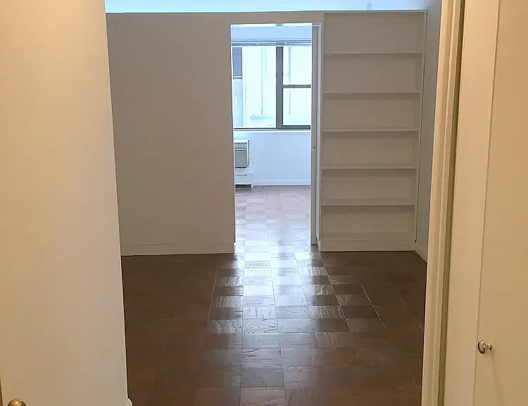 330 E 46th St #2J — Photo 1