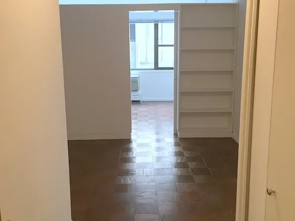 330 E 46th St, New York, NY