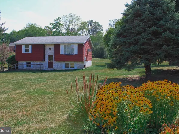 42 Highview Dr, Hanover, PA 17331