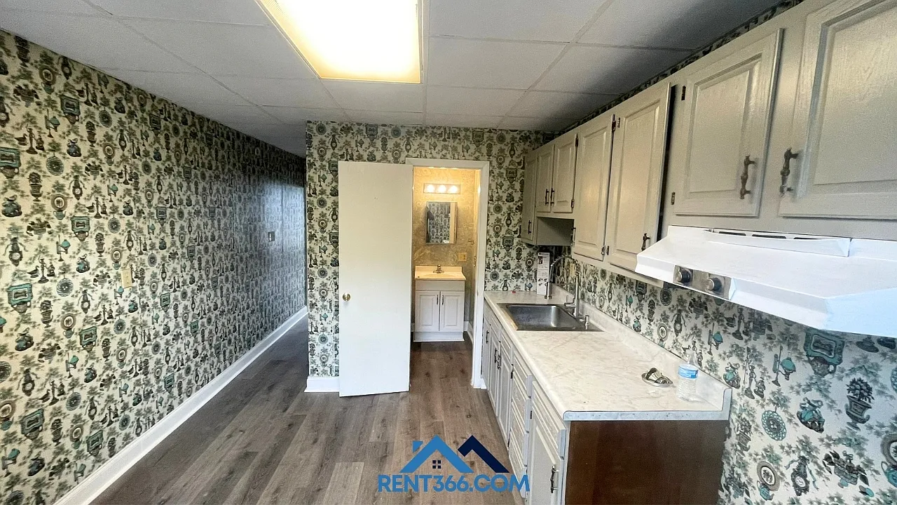 1 bed, $845 — Photo 1