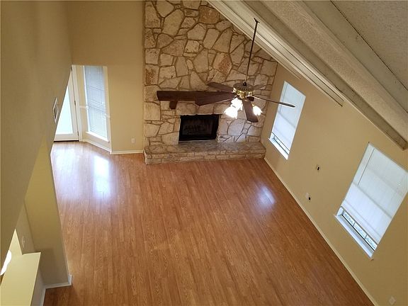 3rd image of 2111 Shiloh Dr