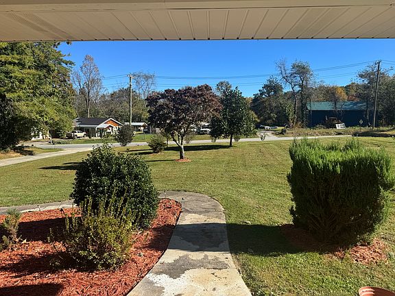 2nd image of 261 Laycock Rd