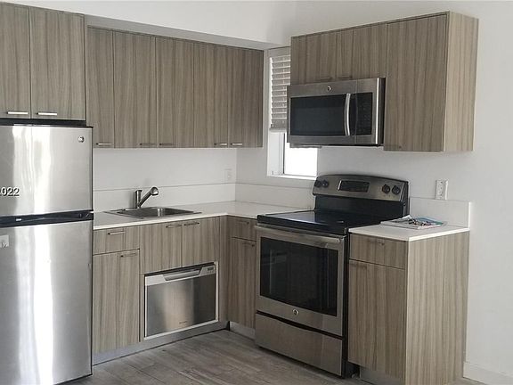 3rd image of 557 Michigan Ave APT 215