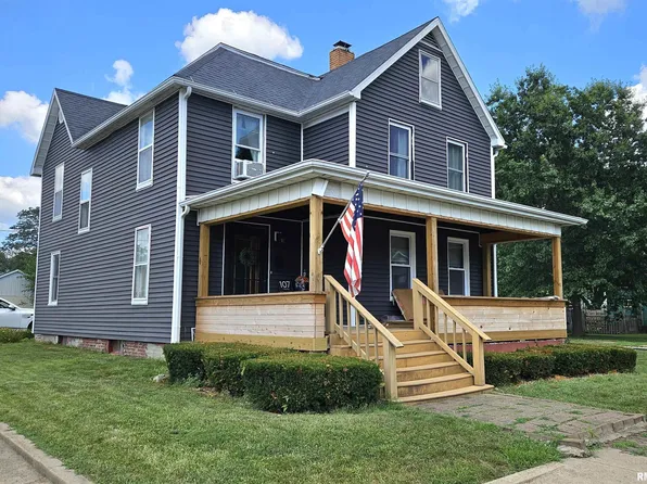 107 E Olive St, Canton, IL 61520