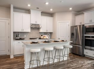 130 Orson Oaks Ln, Pineville, NC 28134