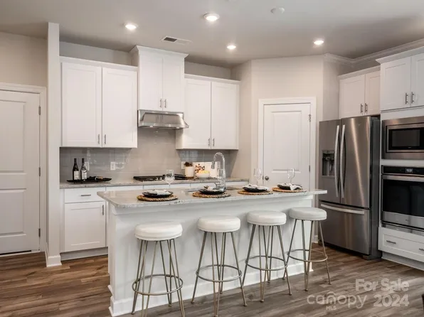 142 Orson Oaks Ln, Pineville, NC 28134