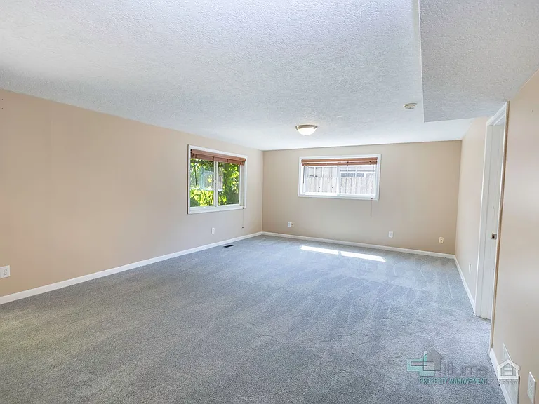 9610 SW Washington Pl — Photo 31