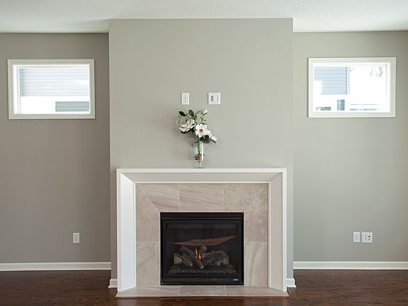 Fireplace w Stone and Mantle