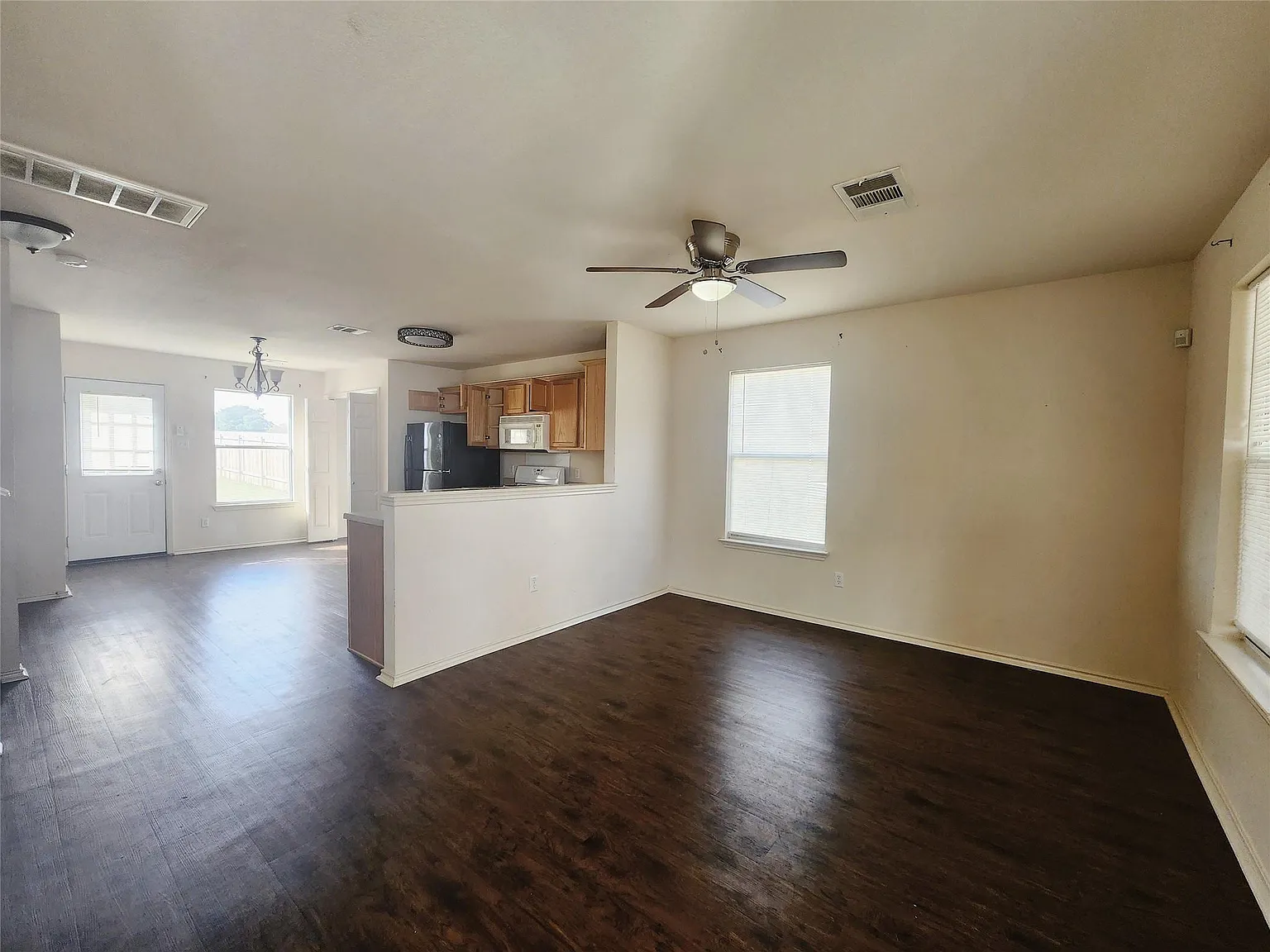 2 bed, 2.5 bath, 1109 sqft, $1,799 — Photo 4