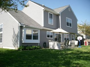 2417 Headhouse Sq S, Bensalem, PA