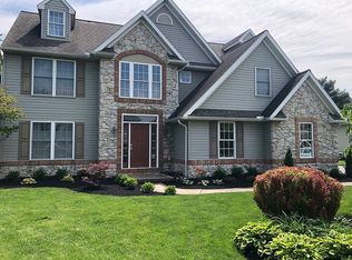 17 Buckingham Ln, Gordonville, PA 17529