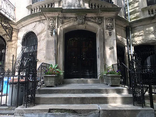 Rented by Sovereign Associates | media 11