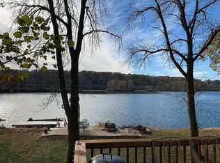 922 Cottage Row Rd, Cedar Falls, IA 50613