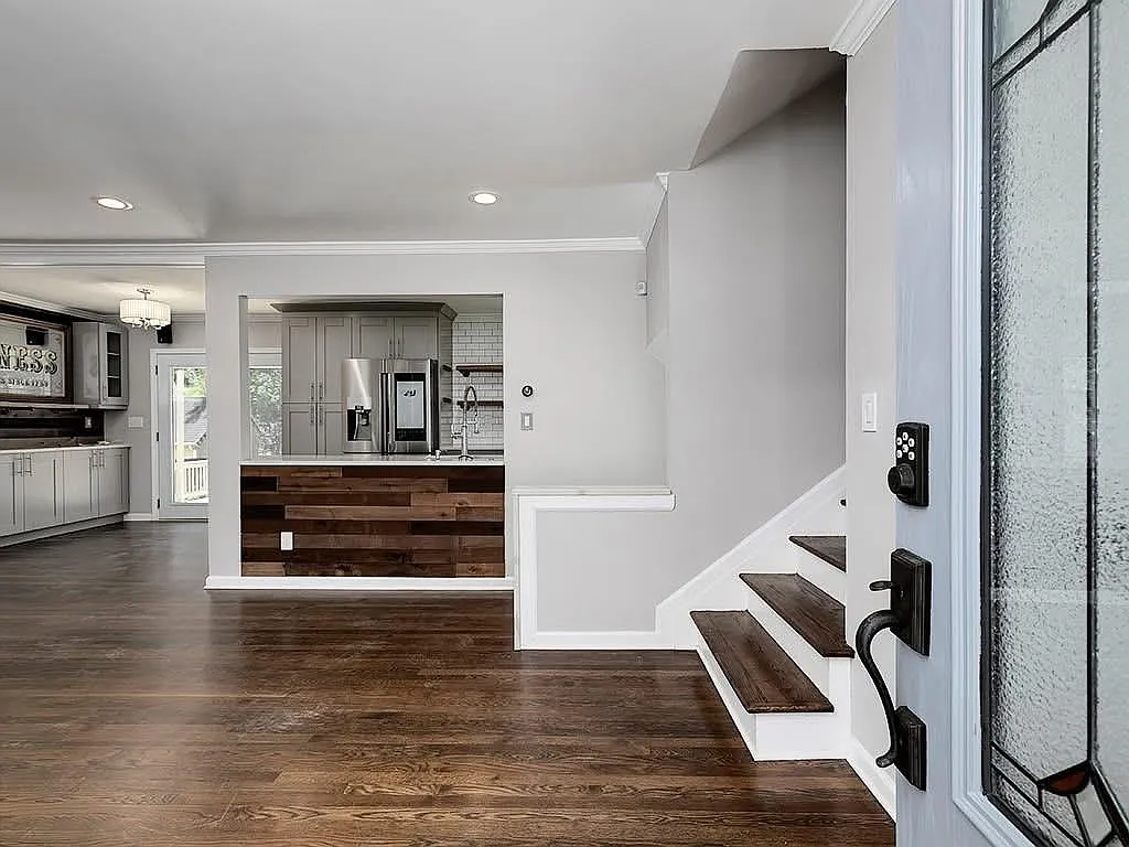 5 bed, 2.0 bath, 1504 sqft, $2,575 — Photo 2