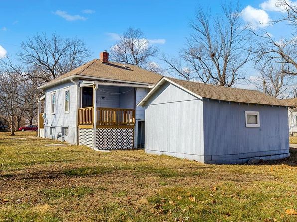 1101 Green St, Harrisonville, MO 64701