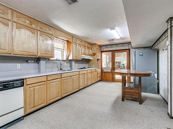 4th image of 16700 S Air Depot Blvd