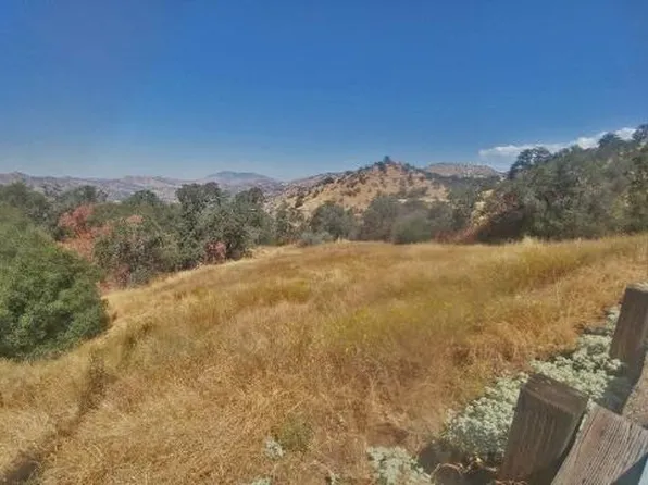 40233 Iris Rd, Squaw Valley, CA 93675